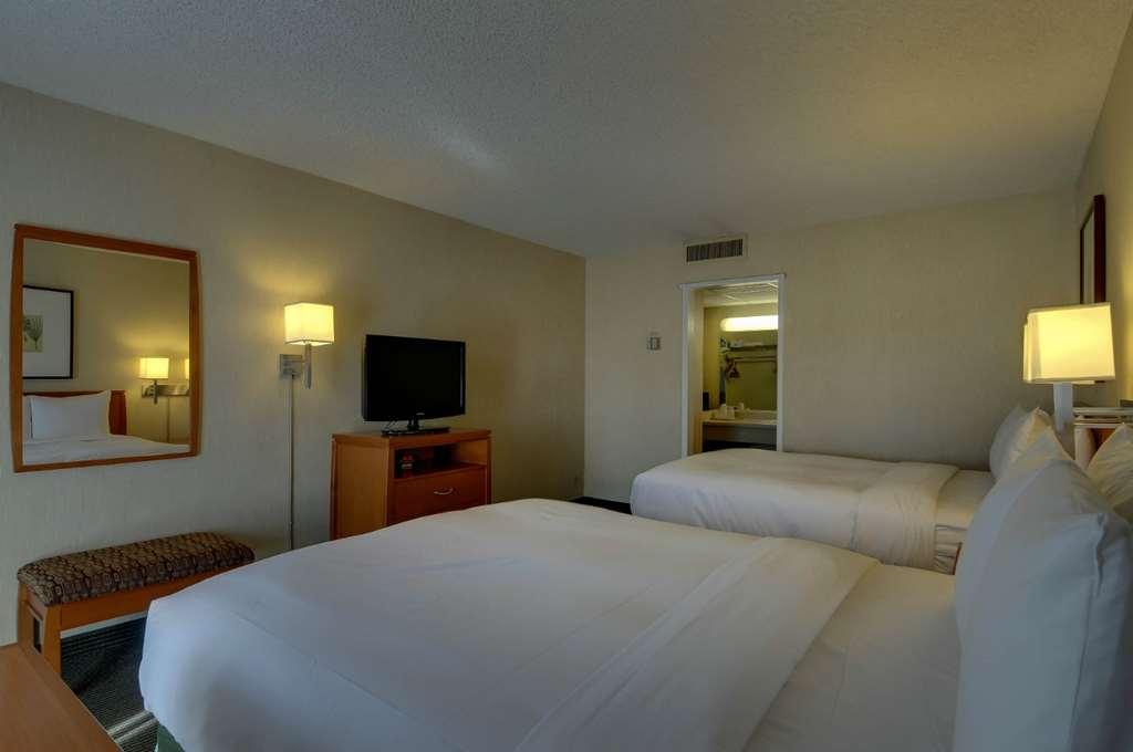 Vagabond Inn Glendale Room photo